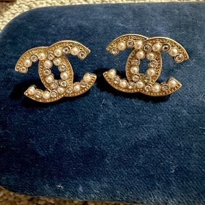 Chanel CC gold diamond and pearl stud earrings